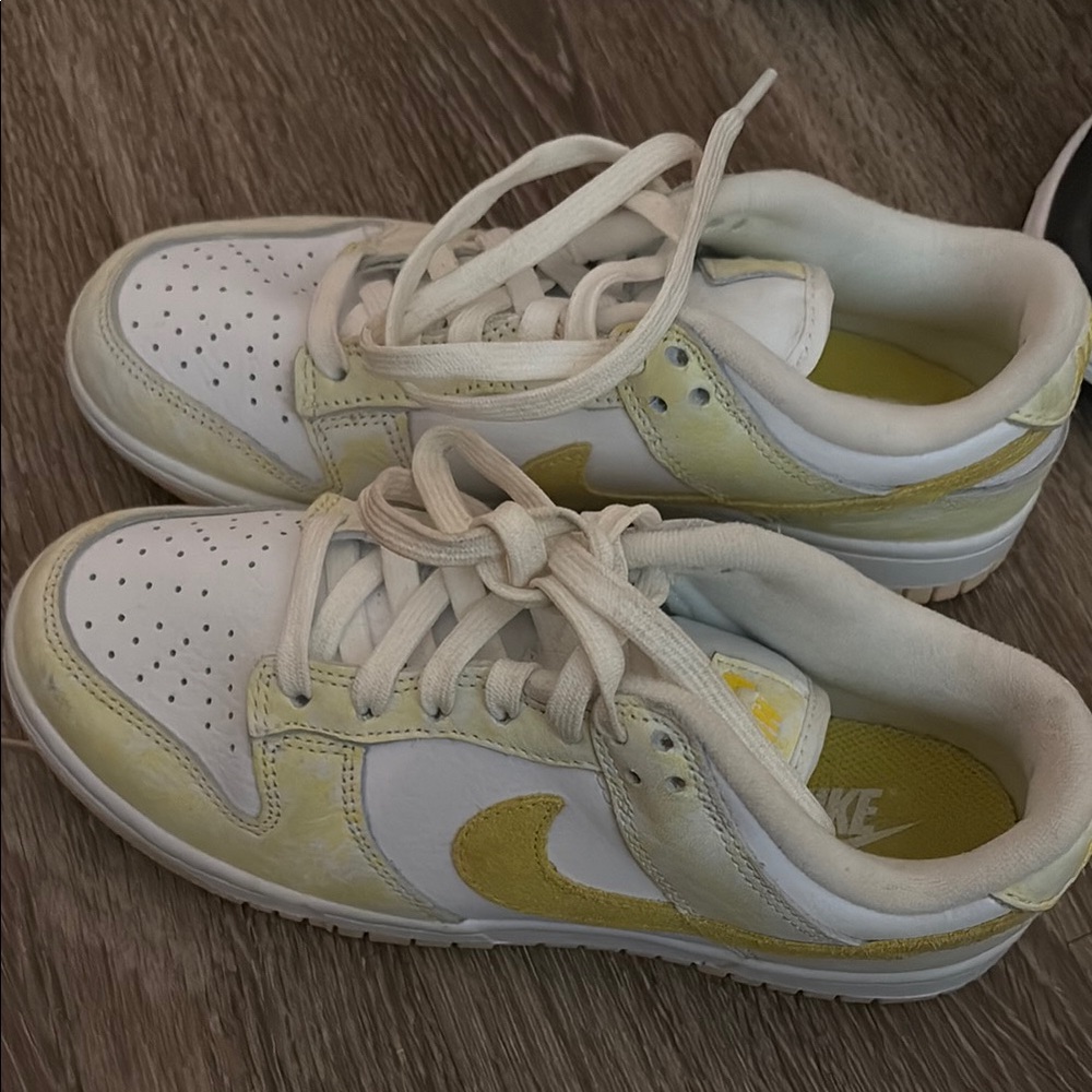 Authentic Nike dunks size women 6.5